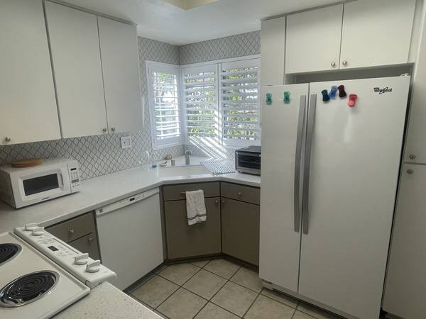 $3,495 / 2br - 1110ft2 - ¡Hermoso departamento en el piso superior! (Pacific Beach)63819155730049124