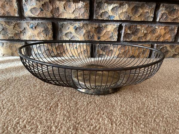 Mid Century Oval Wire Bread Fruit Basket 1