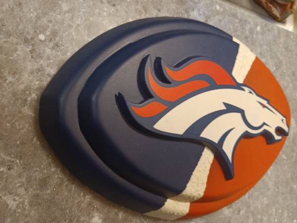 DENVER BRONCOS 3-D WALL DECOR 1