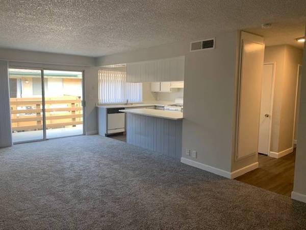 $1,295 / 2br - Creekside Apartments Move In  Special !!! (Fresno)63798509598721123