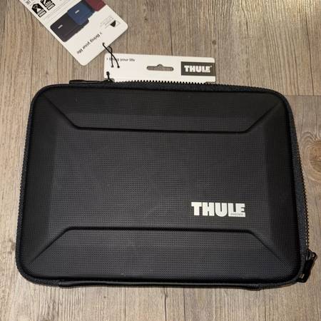 Thule Gauntlet MacBook PC Sleeve Case 16" Black - $50 (Bellevue)63470644610945120