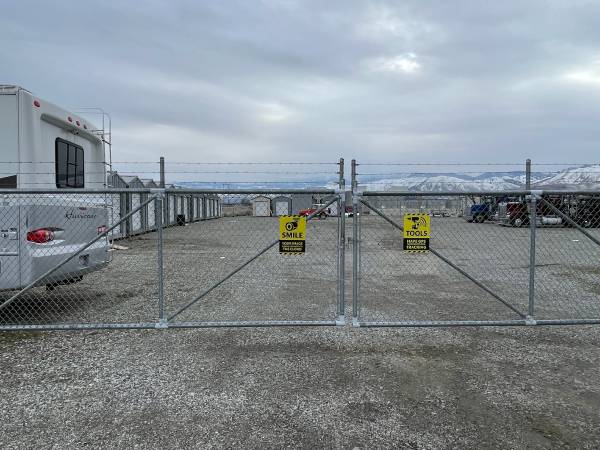 $75 1 parking spot available (Wenatchee)63851169905923123