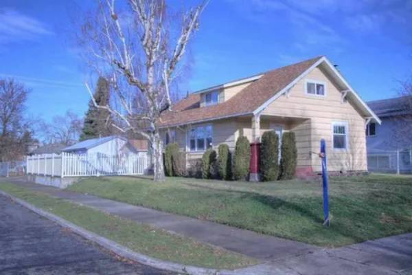 Very basic small basement dont expect anything fancy. 1