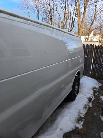 For sale 2013 gmc savanna 2500 - $8,000 (Bridgeport)63486733675009122