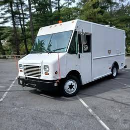 2010 Freightliner MT45/food truck - Photo 2