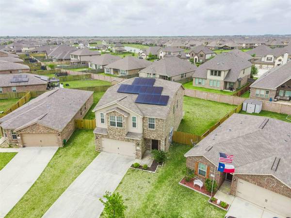 $2,600 / 4br - 2452ft2 - 4 Bedrooms 2.5 bath, lots of parking and backyard (Texas city)63611865204867123