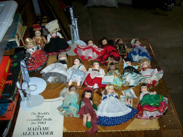 17 madame alexander dolls 1