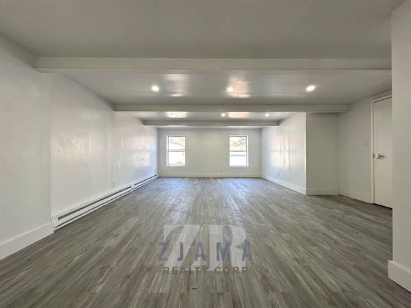 $1,800 / 500ft2 - Multiple Spots available for rent! $1800-2500/ 400-900 Sq Ft (Williamsburg)63689861936129120