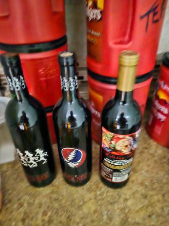 Grateful Dead Unwine Bottles 1