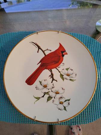 1974 Avon Cardinal North American songbird porcelain plate 1