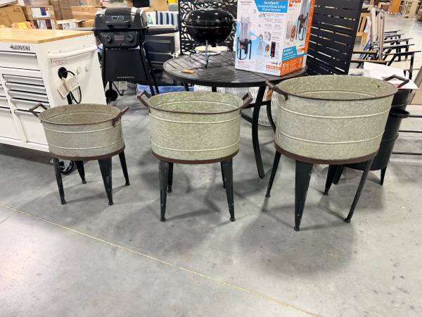 Trent Austin Design Nehls Metal Planter Pot Stands (Set Of 3) 1