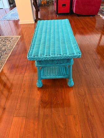 Beautiful solid wicker coffee table very heavy and well made strong sturdy piece 1