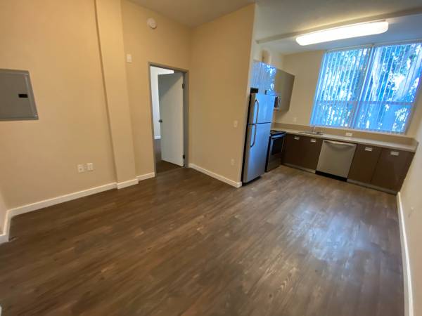 $2,195 / 2br - 750ft2 - Spacious and Remodeled 2 bedroom / 2 bath. Huge bedrooms! (hayward / castro valley)64030486192002120
