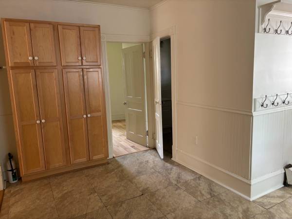 $3,400 / 4br - 384 St Paul Street #1 4 Bedroom Available Now! (Burlington)63784663226243123