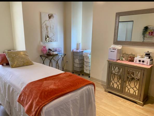 Part time/Fulltime Esthetician treatment room/Spa room/Booth rental 1