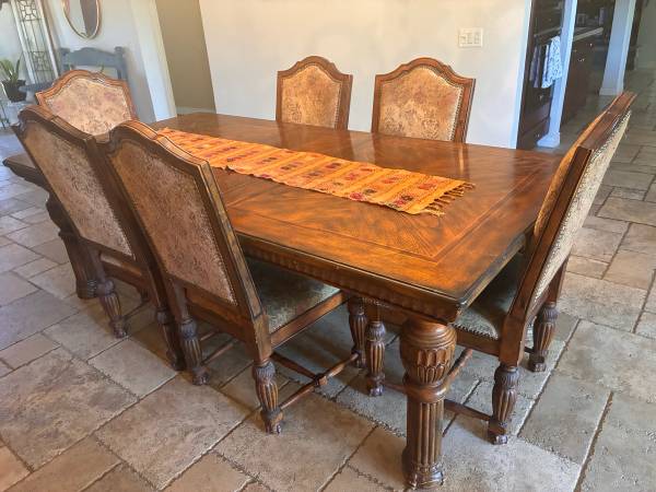 Solid dining table/8 chairs 1