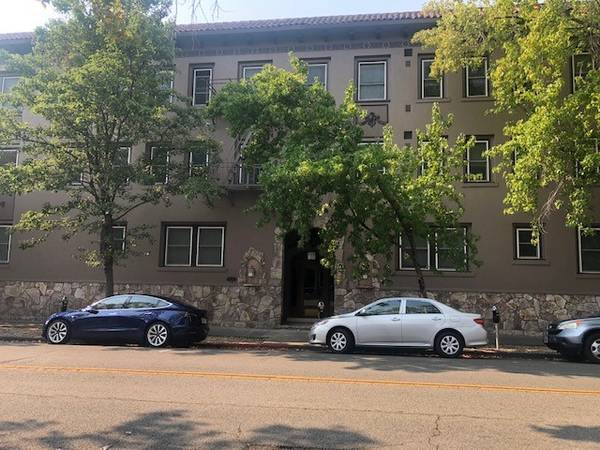 $2,100 / 1br - 550ft2 - Estudio/Un dormitorio en un edificio Art Deco (san rafael)63936604997122120