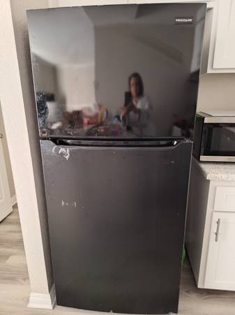 Refrigerator 1