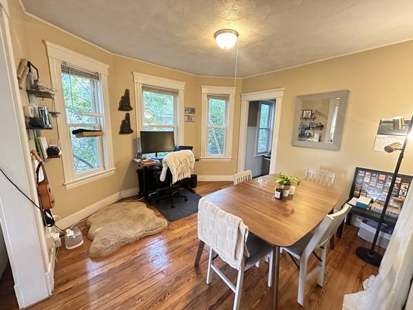 $3,350 / 2br - Cambridge 2 Bed/1 Bath Apartment | Between Harvard and Porter Square63817587408257123