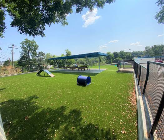 Pittsburgh PA, 1 BD, On-Site Laundry Facility 1