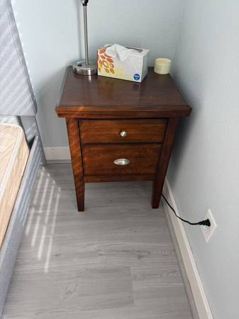 Night Stand x 2 Elegant Style like New 1