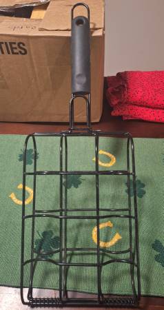 Corn/Veggie holder for grill 1