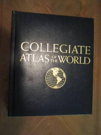 Collegiate Atlas of the World by National Geographic 1