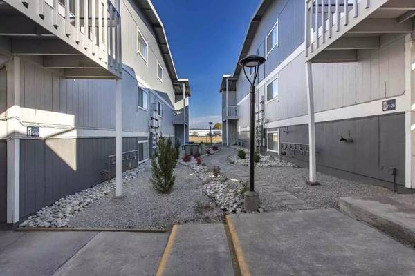 $1,210 / 1br - 700ft2 - Fantastic renovated 1 bed / 1 bath! Love where you live! 700 SqFt (Moses Lake - Moses Lake School District)63793059818627121