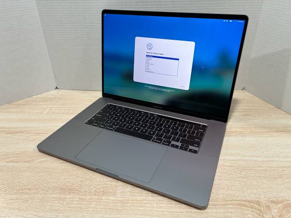 $550, 64GB RAM, 512GB SSD, i7 processor, 4GB GPU, 2019 16” Touch Bar MacBook P 1