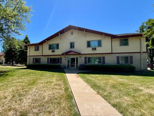 Half Month ! Comfortable & Large 2 Bd in Germantown Heat Incl. 1