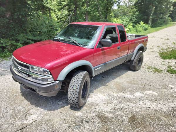2003 Chevrolet S10 ZR2 5 Speed 4WD - $4,20063624960123777123
