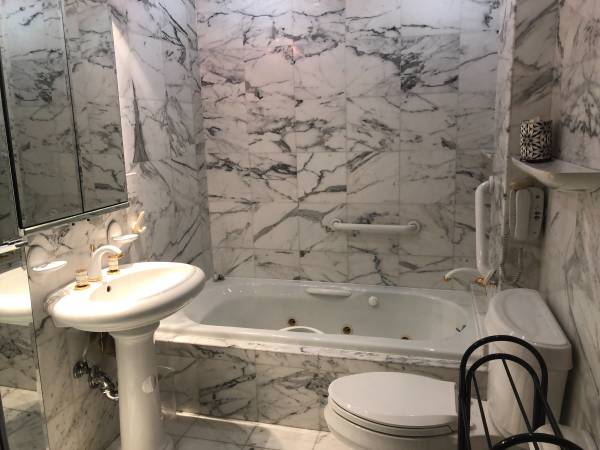 $1,395 Habitación principal grande, lavadora/secadora, ¡excelente ubicación!63945495966979121