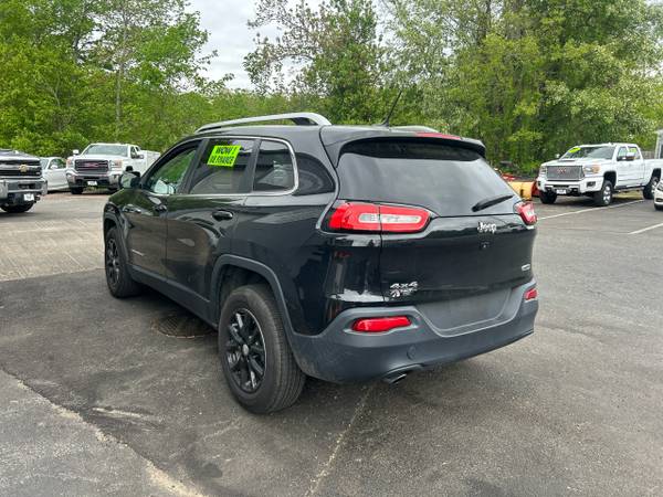 2016 Jeep Cherokee Latitude 4WD - $14,944 (Plaistow, NH)63654721960577124