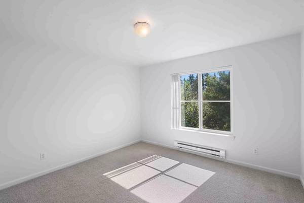$1,870 / 2hab - 1043ft2 - ¡Hermoso piso luminoso de 1043 pies cuadrados, 2 habitaciones, 2 baños con hermosa vista! (Tigard)63672618738817124