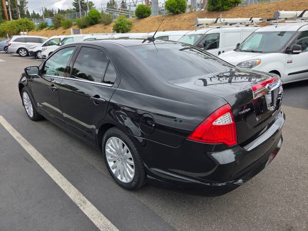 2012 Ford Fusion Hybrid Automatic Sedan Low Mileage! - $8,995 (Bellevue)63469748079745124