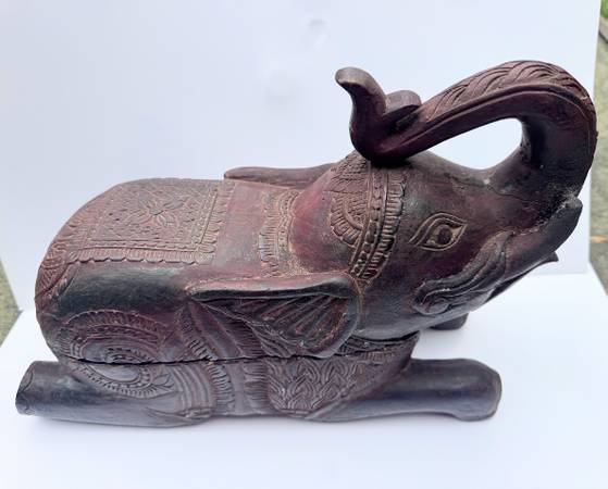 HAND crafted Vintage elephant wooden storage intricate patterns motifs 1