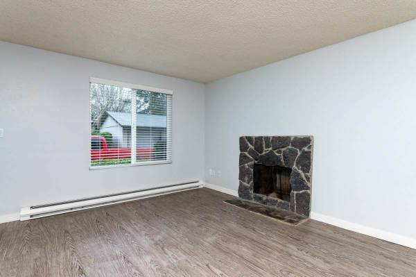 $1,675 / 2br - 832ft2 - Convenient location for commuters – On the bus line! 2 bed, 1 bath (Tigard)63820909454721123