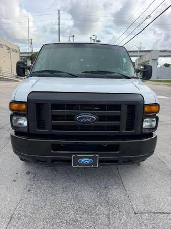 2013 Ford econoline extended - Photo 3