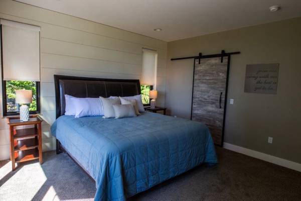 $400 / 6br - ***6 Bedrooms, 7 Bathrooms, Sleeps 21.*** (Charlevoix)64037725046275122