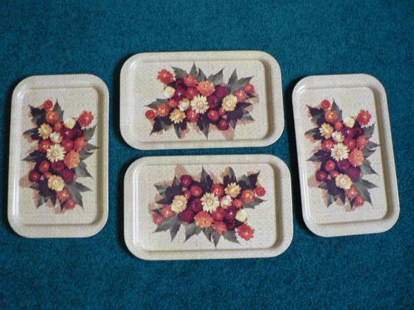 Serving Tray Vintage Metal Tin Tan with Flowers set of 4 1