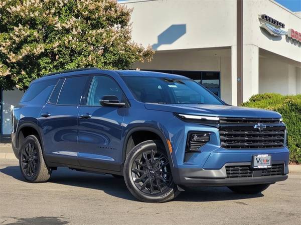 2025 Chevrolet Traverse LT 1