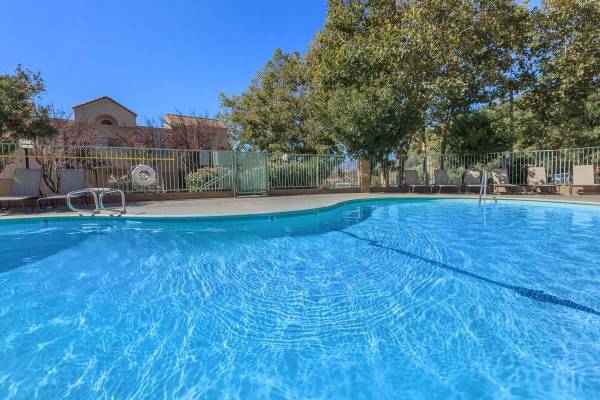 $3,039 / 3br - 1070ft2 - Lavadora/Secadora en la Unidad, Microondas, Lavavajillas, 2BD/2BTH (Santa Clarita)63701053847553120