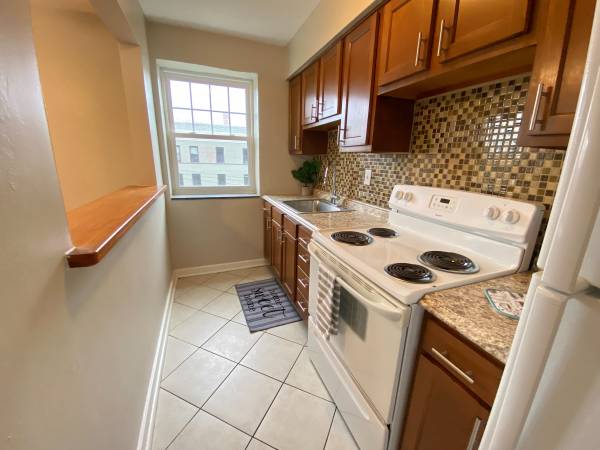 $1,349 / 2br - Camina al Trabajo 🚶‍♀️ en el Hospital West Penn 🏢 (Friendship/Bloomfield)64013375047554121