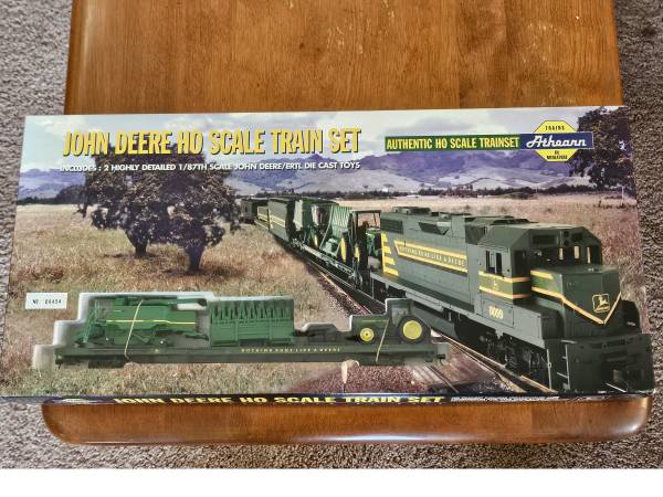 Athearn John Deere HO Scale Train Sets 1