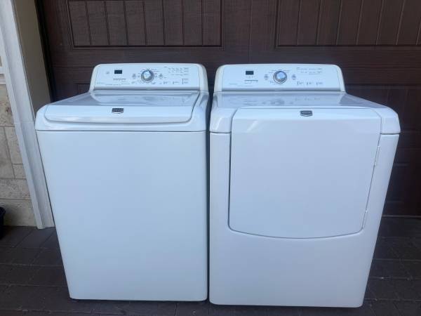 BRAND NEW CONDITION MAYTAG WASHER DRYER 1
