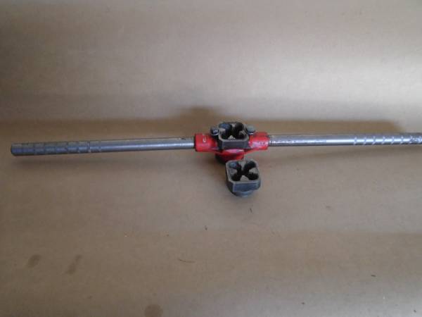 Craftsman Two Die Pipe Threading Kit 1