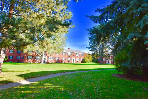 $709 / 2br - Come See Why We Call Our 1 & 2 Bedrooms Home! Georgetown Village! (Toledo)63836552967297123