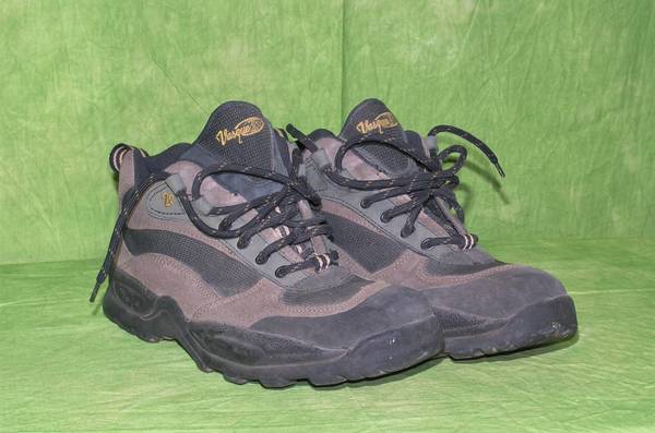 Vasque Hiking Boots Size 10 D In Very Good Condition 1