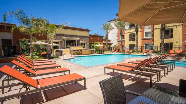 $2,479 / 1br - 696ft2 - Bright 1BD Near Transit, Shops & Dining Options (san jose south)63622958284289123