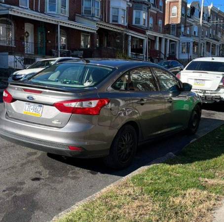 Ford focus 2012 Clean Car Clean Title Runs New - $2,800 (Staten Island)63486631043585125